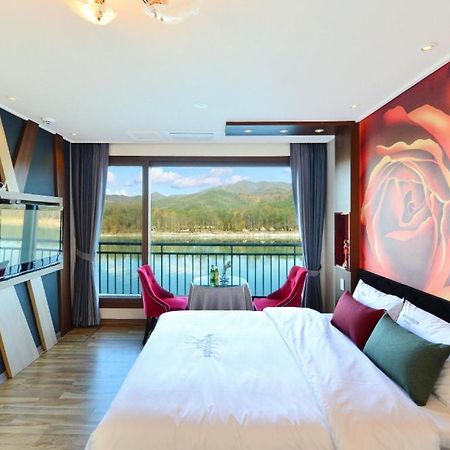 Moonlight Blue Pension Gapyeong Exterior foto