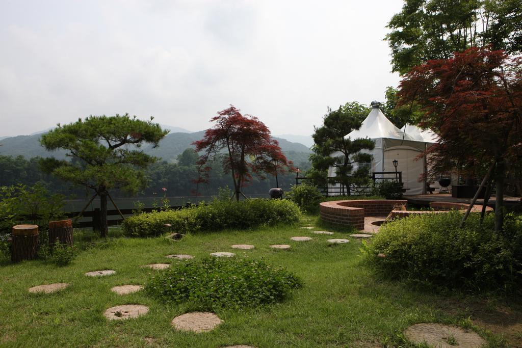 Moonlight Blue Pension Gapyeong Exterior foto