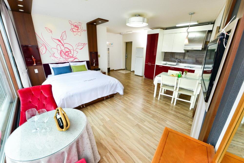 Moonlight Blue Pension Gapyeong Exterior foto