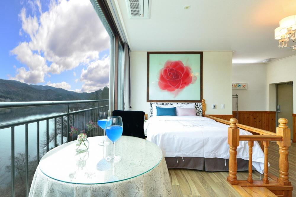 Moonlight Blue Pension Gapyeong Exterior foto
